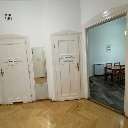 White Pearl Rooms Near Gozsdu บูดาเปสต์ ภายนอก รูปภาพ