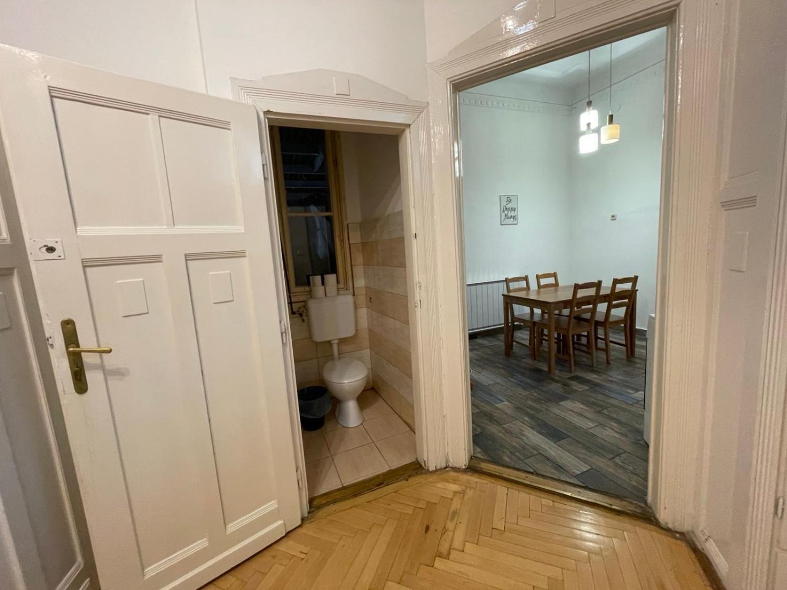 White Pearl Rooms Near Gozsdu บูดาเปสต์ ภายนอก รูปภาพ